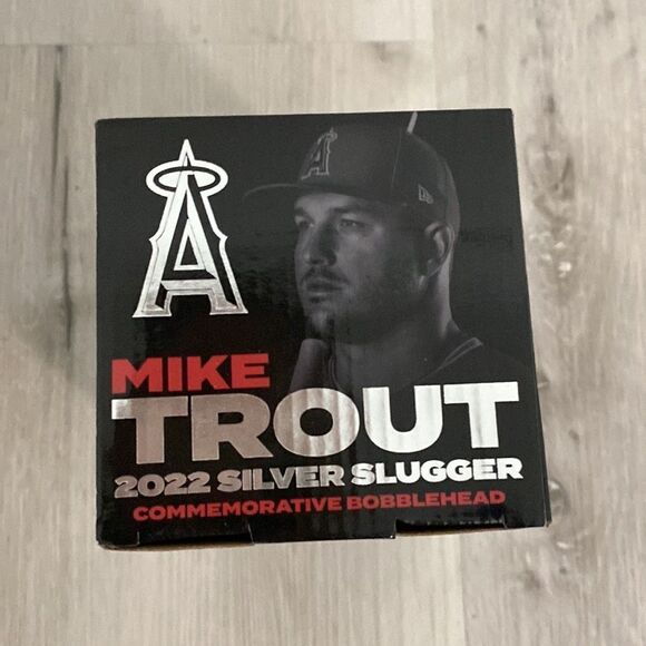 NIB- Mike Trout- Los Angeles Angels-2022 Silver Slugger commemorative bobblehead - Picture 5 of 7